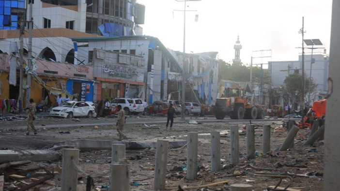 Somali'de terör saldırısı! En az 100 kişi öldü