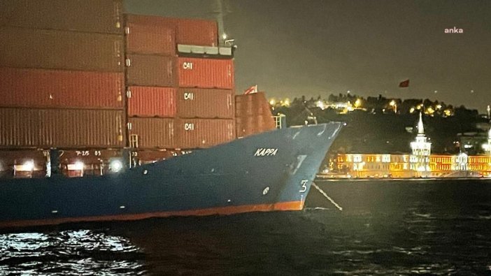 İstanbul Boğazı'nda gemi geçişleri askıya alındı