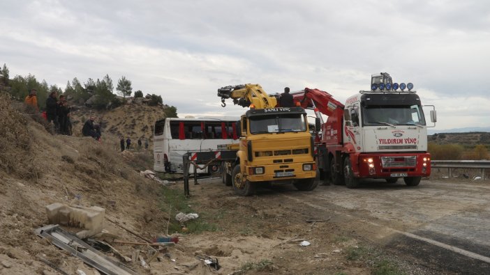 Mersin'de otobüs kazası 1'i ağır 10 yaralı