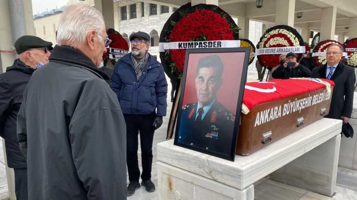 Cezaevinde hayatını kaybeden emekli Korgeneral Vural Avar, toprağa verildi