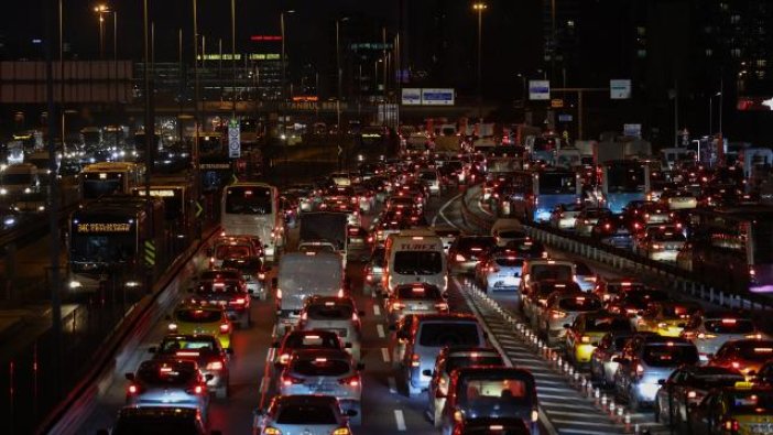İstanbullular dikkat: Yılbaşı gecesi o yollar kapatılacak!