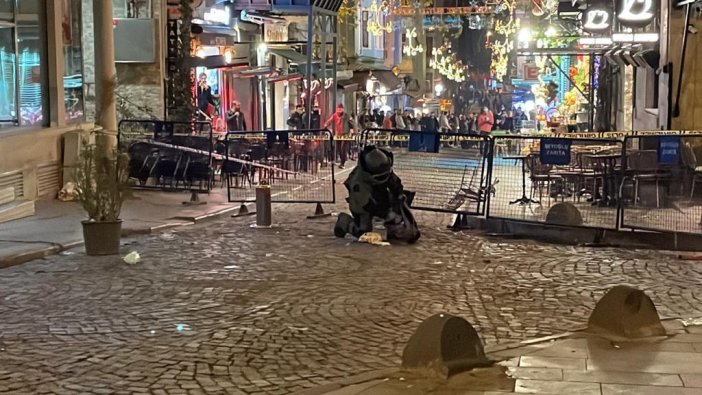 Taksim'de bomba paniği: Şüpheli çantanın içinden bunlar çıktı