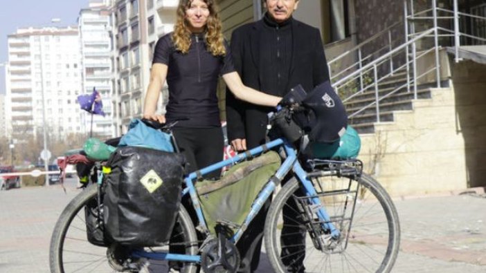Gerçeği yıllar sonra öğrendi! Almanya'dan Kayseri'ye babasıyla tanışmak için bisikletle geldi