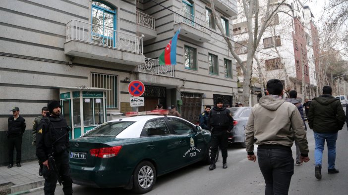 Azerbaycan'ın İran Büyükelçiliği'ne saldırı: Güvenlik müdürü hayatını kaybetti!