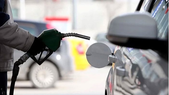 Bu gece fiyatlar değişiyor: Benzin, motorin ve LPG'de şaşırtan yeni fiyatlar açıklandı