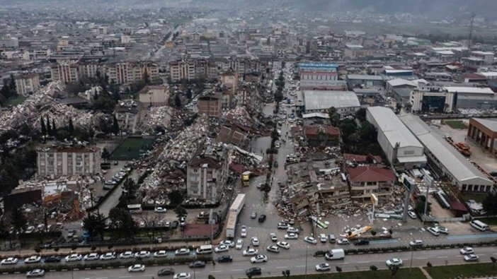 Deprem felaketinde üçüncü gün! Can kaybı 5 bin 894'e yükseldi
