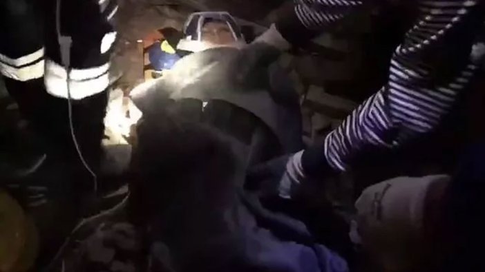 Zonguldaklı madenciler 8 yaşındaki kız çocuğunu enkaz altından 'domuz damı tahkimatı' yöntemiyle kurtardılar