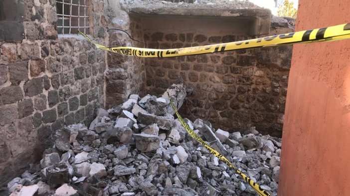 Mardin’de cami lojmanı çöktü: Ölü ve yaralılar var!