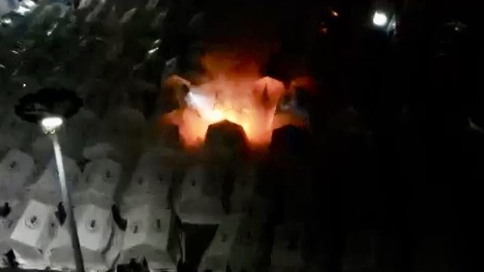 Felaketler üst ütse geliyor:  Osmaniye'de çadır kentte yangın!