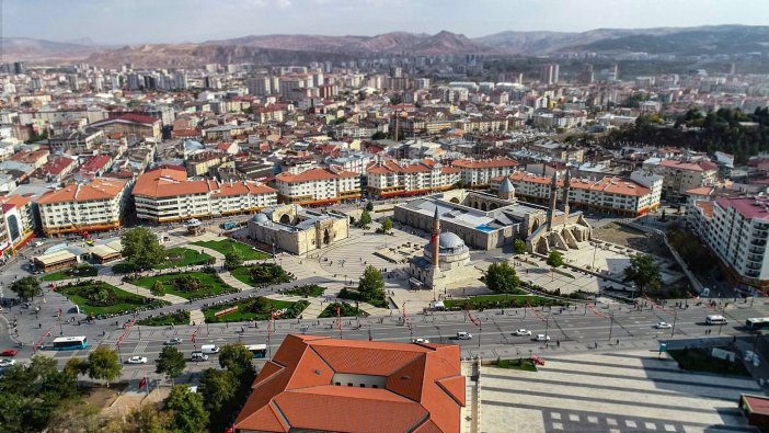 Sivas'ın nüfusu büyük kan kaybetti: Kilometre başına 22 kişi düşüyor!