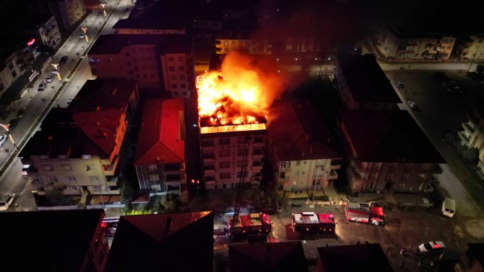 6 katlı otelin çatı katında yangın!