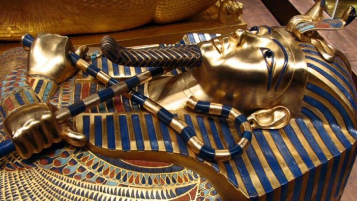 Mısır'da 2 bin yıllık 22 antik mezar bulundu
