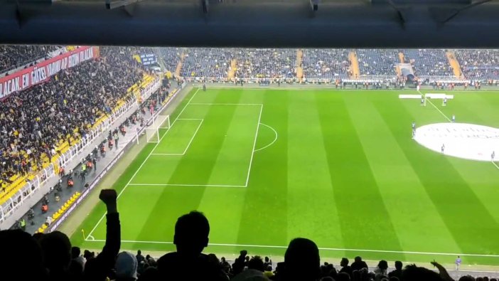 Fenerbahçe taraftarı 'Hükümet istifa' diye bağırdı: Katarlı yayıncı kuruluş sesi kıstı!