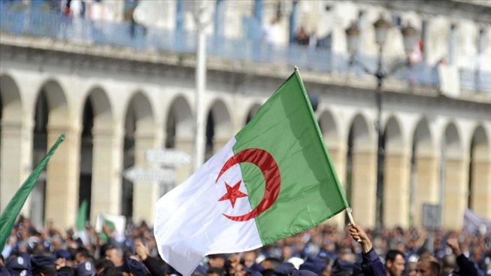 Cezayir duyurdu: 1 yıl sonra yeniden açıyor!