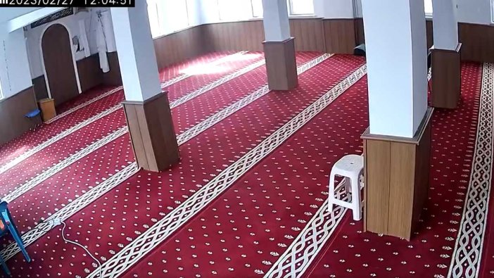 Malatya'daki son depremden görüntü! Cami görevlisi böyle paylaştı: 3. saniyeye dikkat