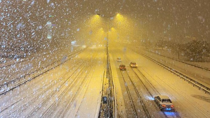 Meteoroloji'den 81 il için ayrı ayrı uyarı! Türkiye yağmur ve kar yağışına teslim oluyor