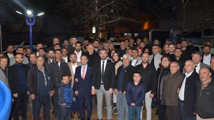 İYİ Parti Yunusemre'den üye hamlesi: 100 kişi İYİ Parti'ye katıldı