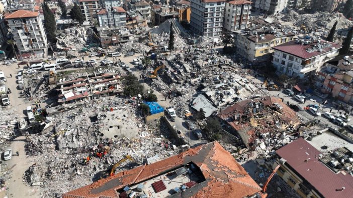 Deprem AKP'yi de yıktı! İşte deprem sonrası şaşırtan oy oranları
