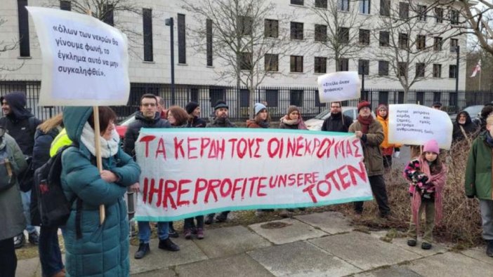 Berlin'de Yunanistan'daki tren kazası protestosu