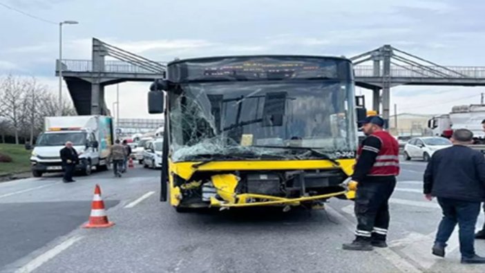 İETT otobüsü bariyerlere çarptı: Çok sayıda yaralılar var