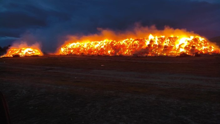 Konya’da yangın: Tonlarca yonca kül oldu!