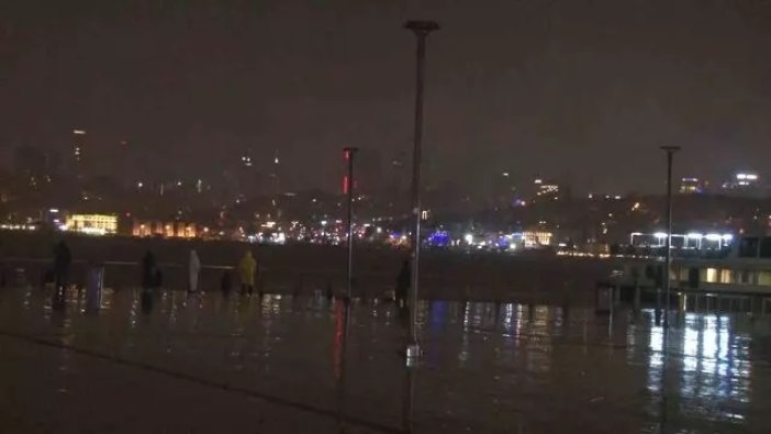 İstanbul'da beklenen yağış başladı!