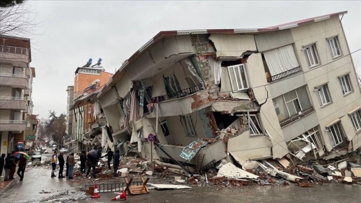 Malatya ve Hatay'da peş peşe depremler: Halk büyük paniğe kapıldı