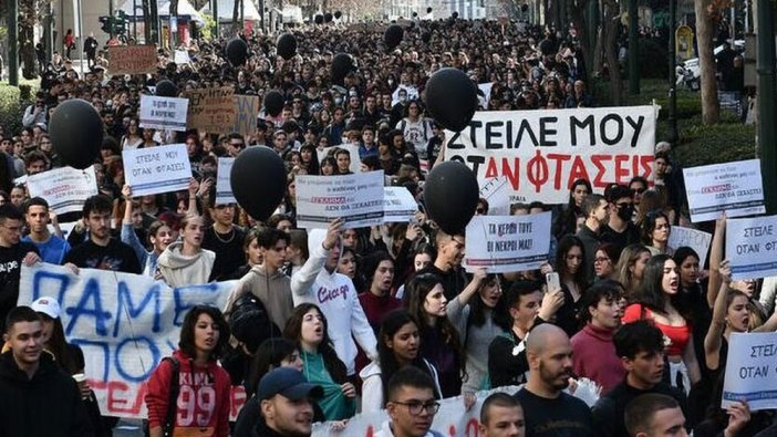 Yunanistan'da genel grev: Halk geri adım atmıyor! 'Onların kârları, bizim ölümüz'