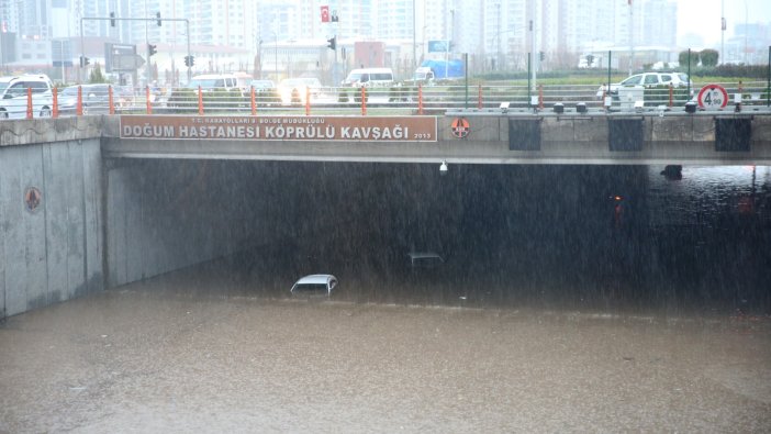 Felaketin adresi şimdi de Diyarbakır: Sular altında kalan araçlarda can pazarı!