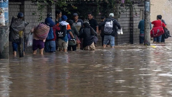 Ülkeyi Yaku Kasırgası vurdu! Sel felaketinde 65 kişi can kaybı