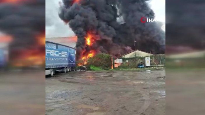 Artvin’de çay fabrikasında yangın: Milyonlarca liralık hasar oluştu