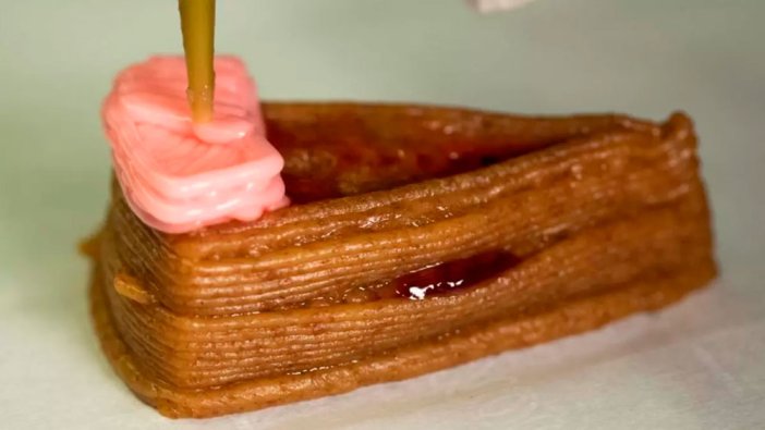 Çağ aşan teknolojide bugün: 3D yazıcıyla yenilebilir cheesecake yapıldı