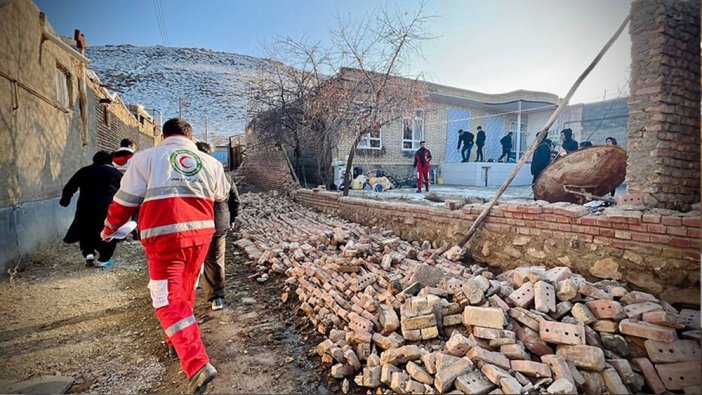 İran’daki depremde yaralı sayısı 104’e ulaştı