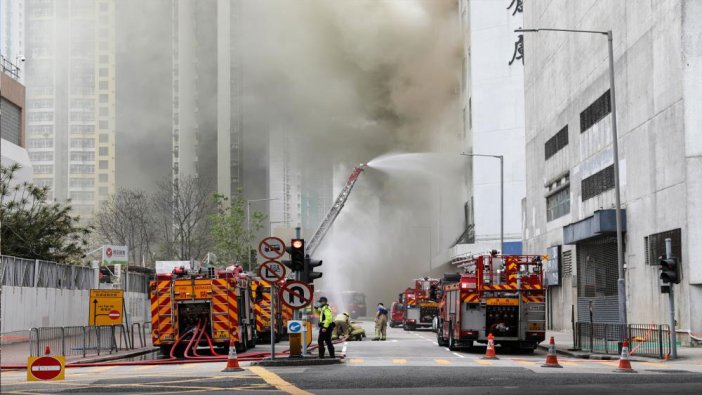 Hong Kong'ta depo yangını: 3 bin 600 kişi tahliye edildi