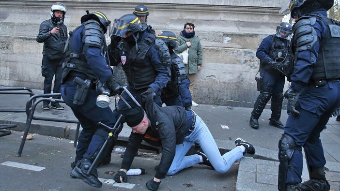 Utopia 56 Derneği'nden Fransız polisine flaş iddia! Yıllardır göçmenlere şiddet uyguluyorlar