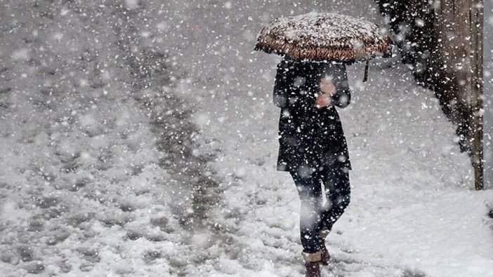 Ankara güne karla uyandı