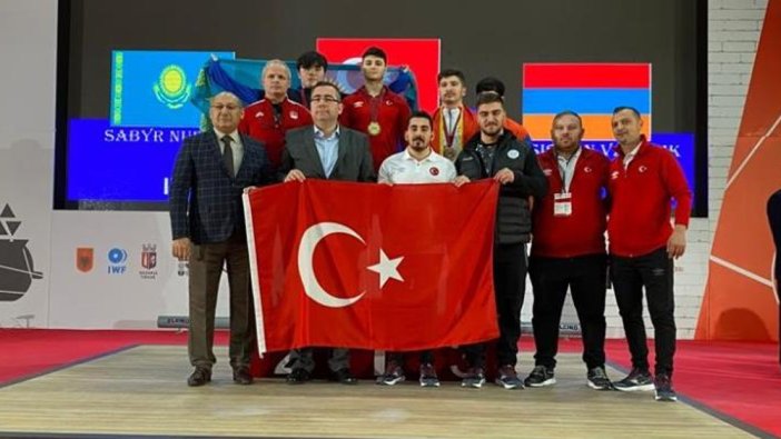 Kerem Kurnaz dünya şampiyonu oldu