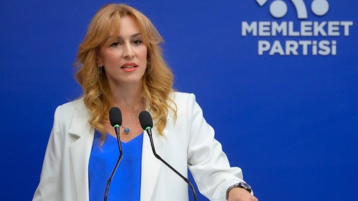 Memleket Partisi Sözcüsü İpek Özkal'dan ''Bot'' itirafı: Fahrettin Altun'a dikkat çeken sözler!