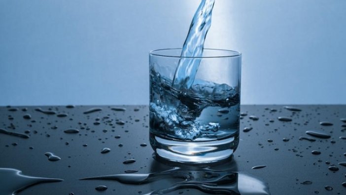 İftardan sonra kaç bardak su içilmeli? İftardan sonra kaç bardak su içilmeli?