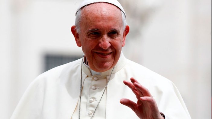 Papa taburcu oldu: Hala yaşıyorum