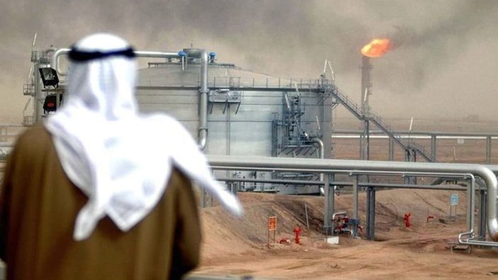 Suudi Arabistan'dan günlük petrol üretimini 500 bin varil düşürme kararı