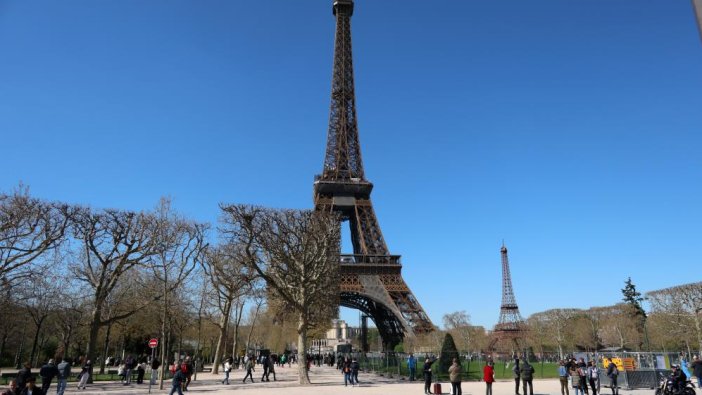 Paris'te bir Eyfel Kulesi daha yapıldı!