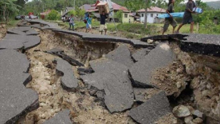 7 büyüklüğündeki depremde toplam 4 kişi hayatını kaybetti