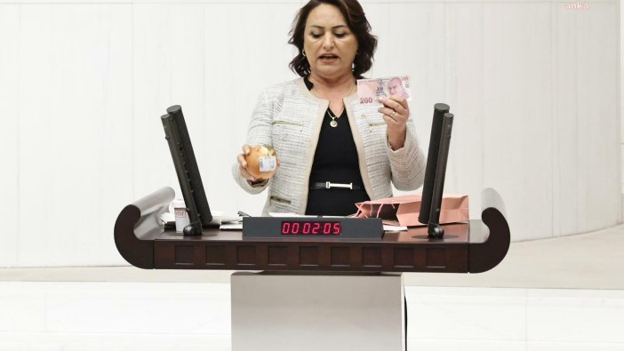 Fahiş zamlanan soğan Meclis'te: 'İşte yaparsa AKP yapar'