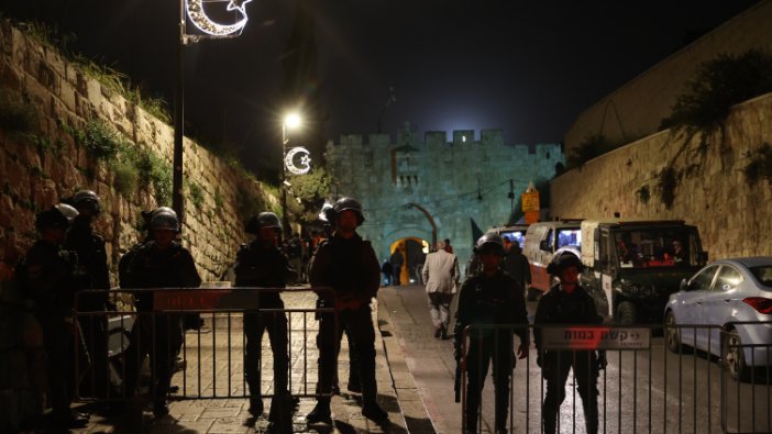 İsrail'den Ramazan'da Mescid-i Aksa baskını: 450 Filistinli gözaltına alındı