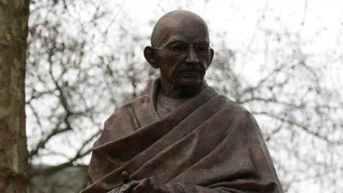 Hindistan’da ders kitaplarından Gandhi hakkındaki bölümler çıkarıldı