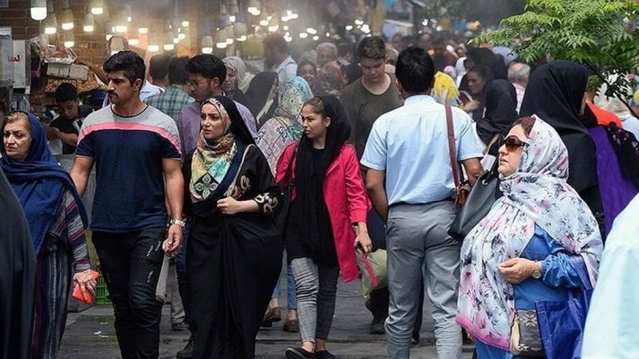 İran'da yeni uyarı sistemi: Başörtüsü takmayan kadınlar kamerayla tespit edilecek