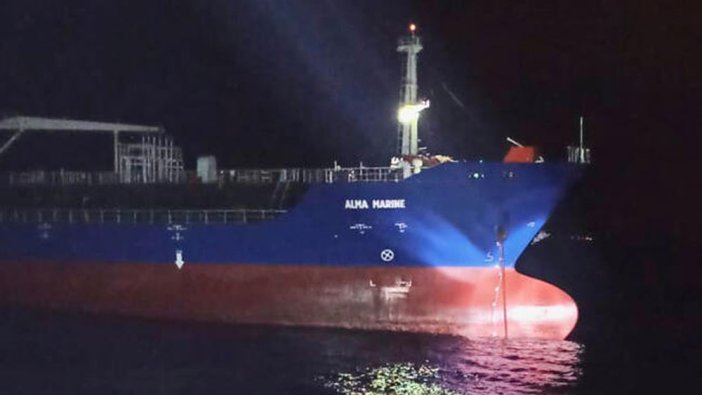 Arızalanan kimyasal yüklü gemi, Karanlık Liman'a demirletildi