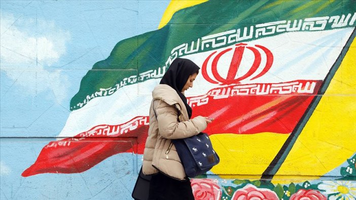 İran'dan dolar sahiplerine uyarı: Batı'nın ekonomik hakimiyeti son buluyor