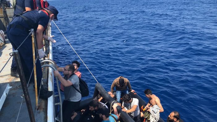 Marmaris'te 44 göçmen kurtarıldı